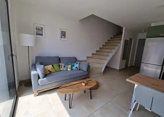 House 3 With Terrace Дом отдыха *